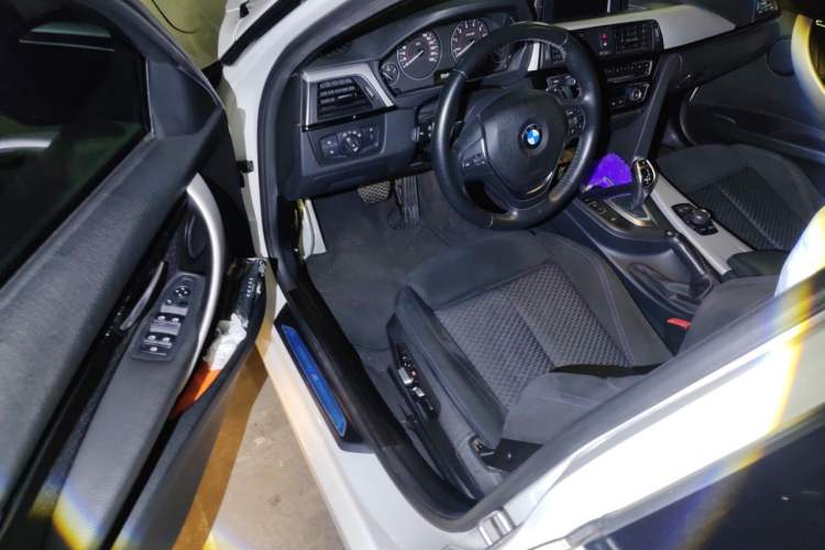 Used BMW 3 Series 2017 320i M Sport Driver Seat