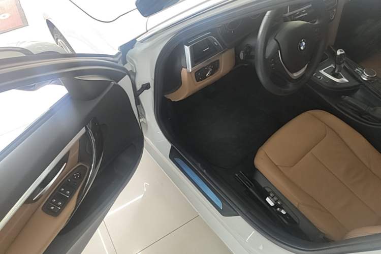 Used BMW 3 Series 2017 320Li Luxury Design Package Driver Seat