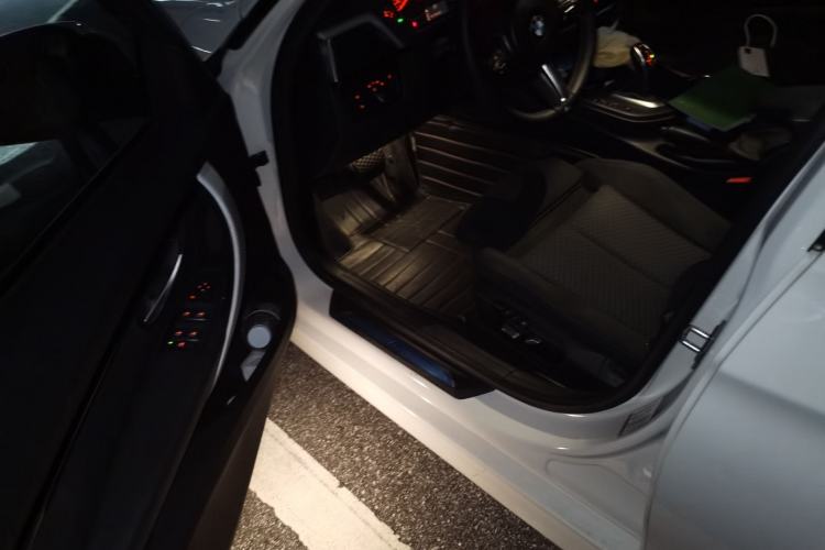 Used BMW 3 Series 2017 320i M Sport Driver Seat