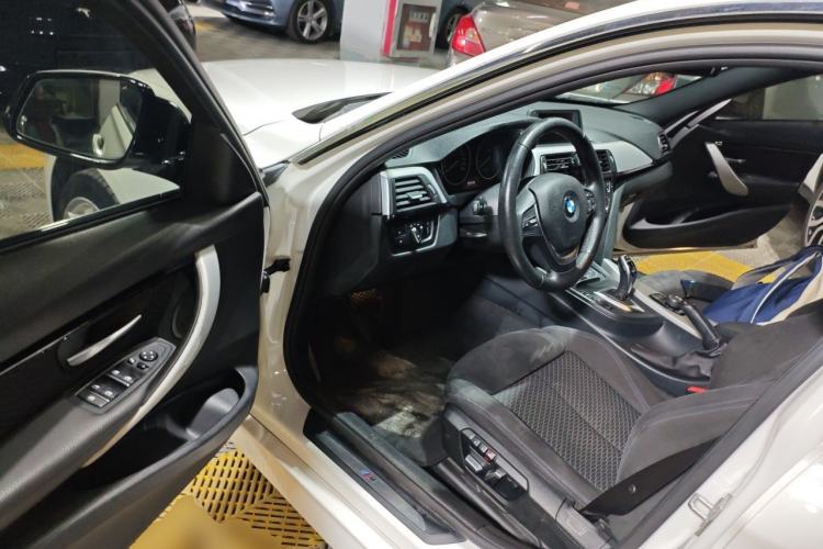 Used BMW 3 Series 2017 320i M Sport Driver Seat