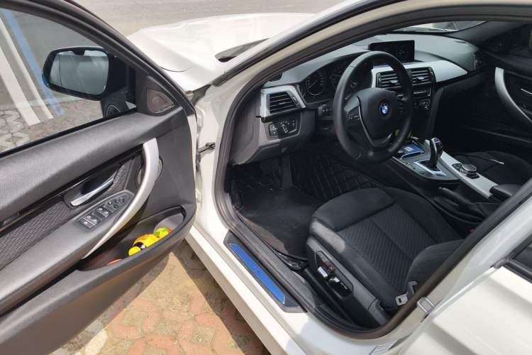 Used BMW 3 Series 2017 320i M Sport Driver Seat