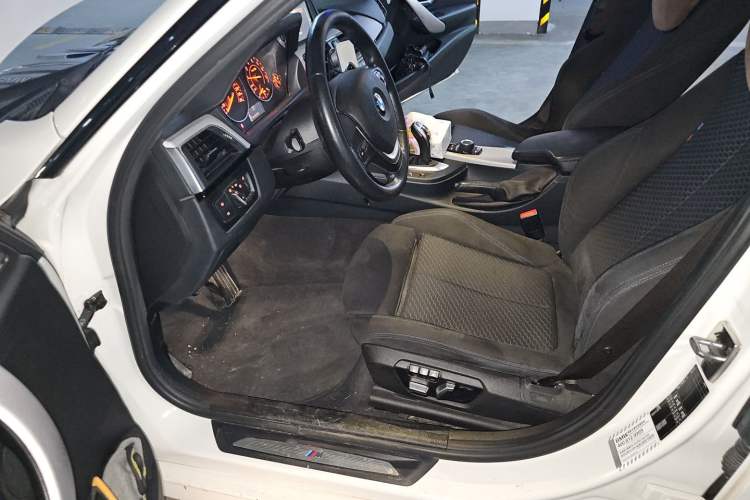 Used BMW 3 Series 2017 320i M Sport Driver Seat
