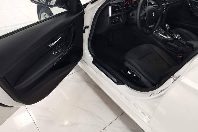 Used BMW 3 Series 2017 320Li M Sport Edition Driver Seat