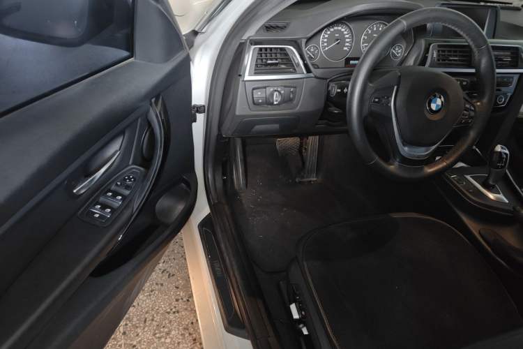 Used BMW 3 Series 2017 318Li Fashion Model Driver Seat