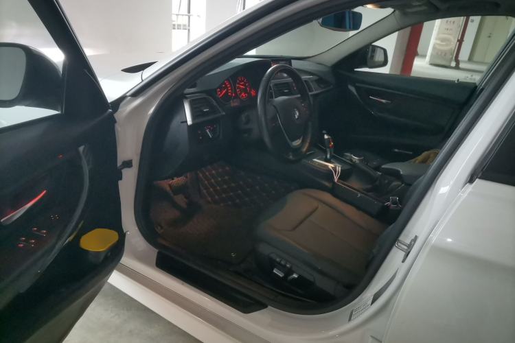 Used BMW 3 Series 2017 318i Fashion Model Driver Seat