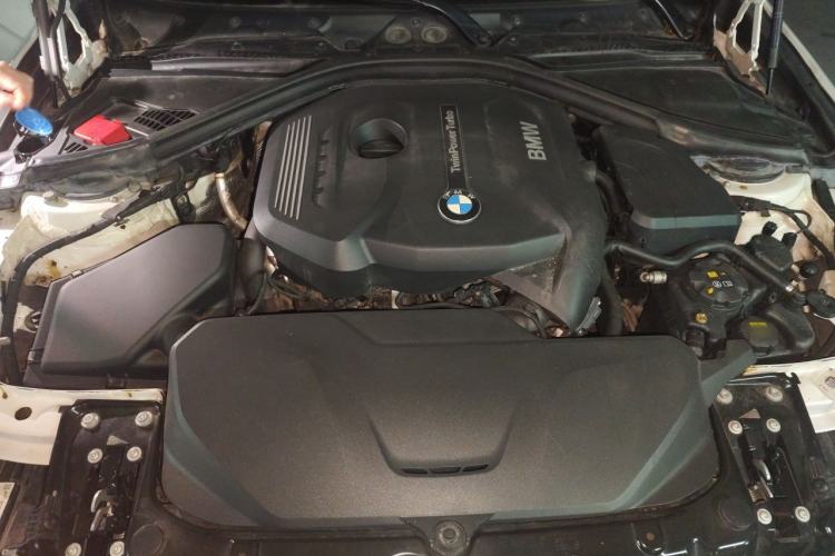 Used BMW 3 Series 2017 320Li Fashion Model Engine Bay