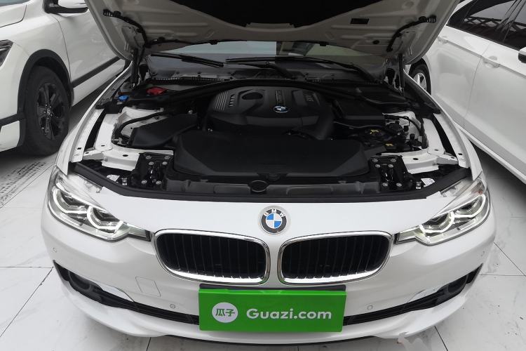 Used BMW 3 Series 2017 320Li Fashion Model Engine Bay