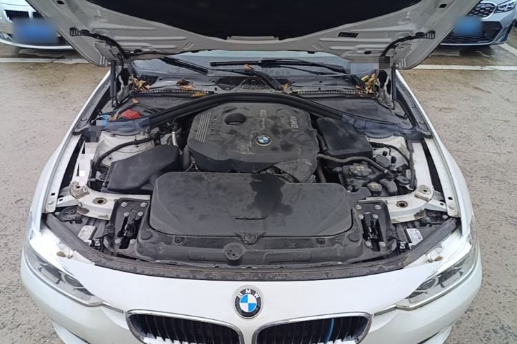 Used BMW 3 Series 2017 320Li Fashion Model Engine Bay