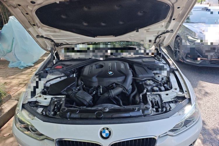 Used BMW 3 Series 2017 320Li Fashion Model Engine Bay