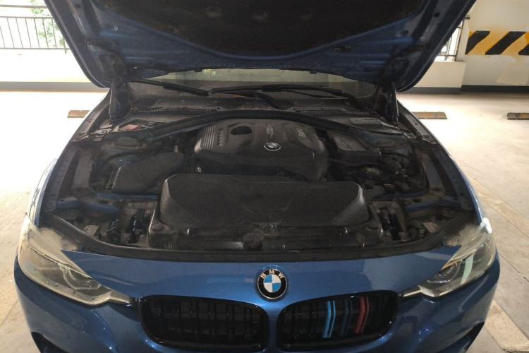 Used BMW 3 Series 2017 320i M Sport Engine Bay