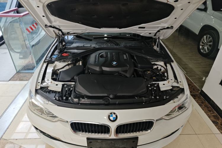 Used BMW 3 Series 2017 320Li Fashion Model Engine Bay