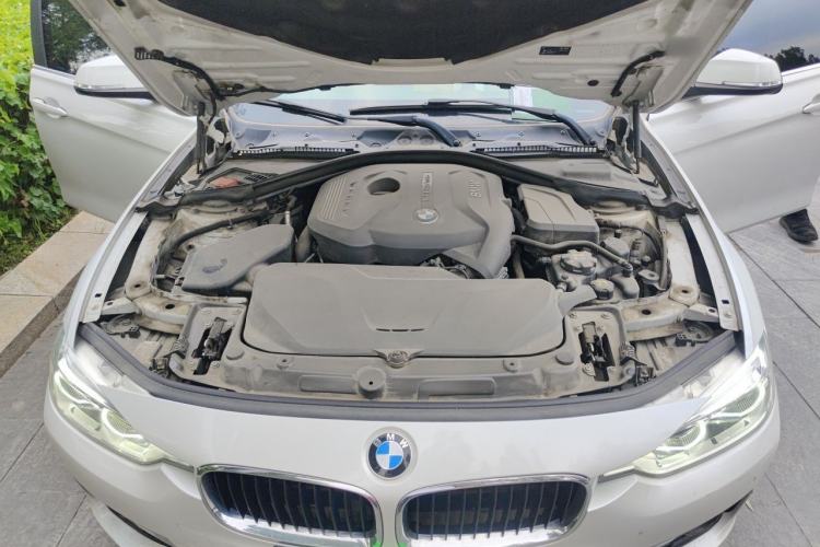 Used BMW 3 Series 2017 320Li Fashion Model Engine Bay