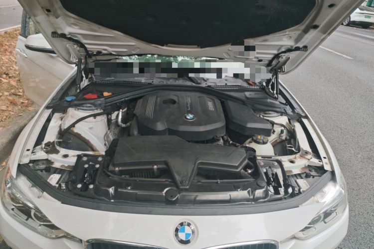 Used BMW 3 Series 2017 318i Fashion Model Engine Bay