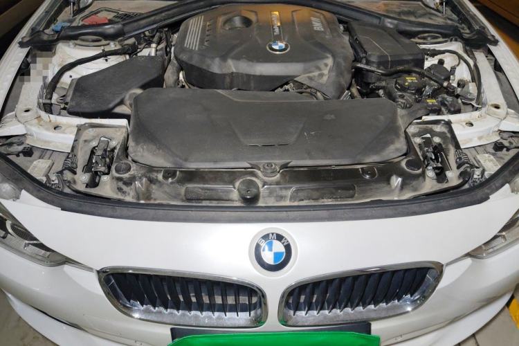 Used BMW 3 Series 2017 320Li Fashion Model Engine Bay
