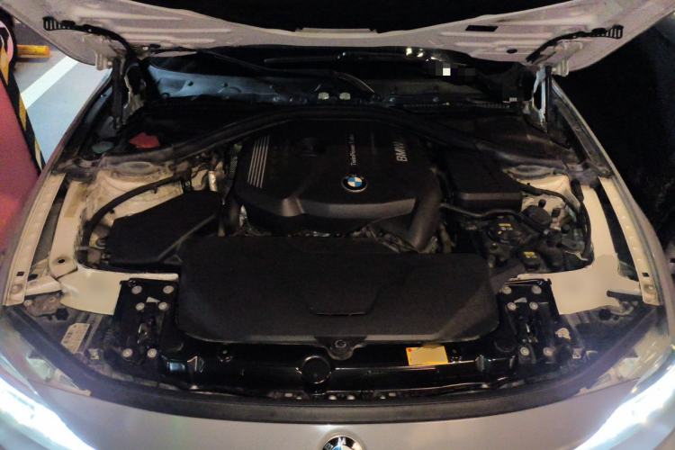Used BMW 3 Series 2017 320i M Sport Engine Bay