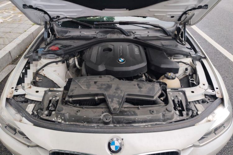 Used BMW 3 Series 2017 318Li Fashion Model Engine Bay