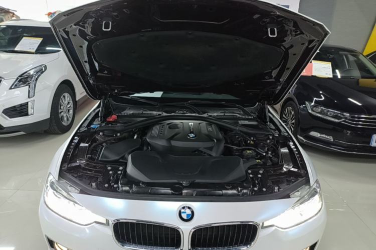 Used BMW 3 Series 2017 320Li Fashion Model Engine Bay