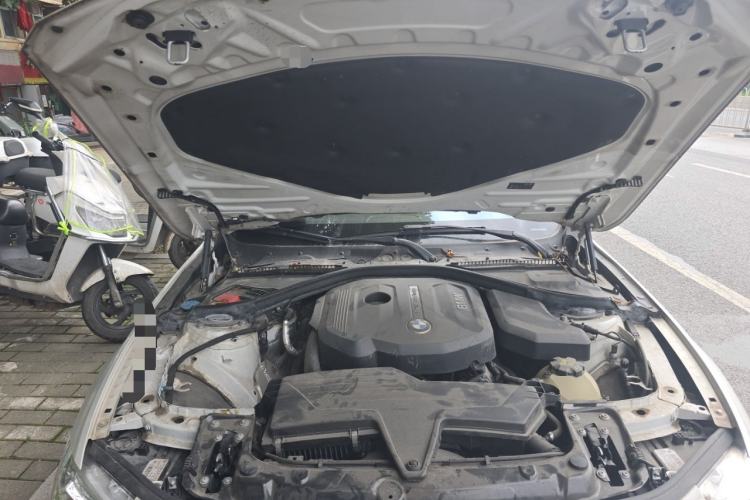 Used BMW 3 Series 2017 318Li Fashion Model Engine Bay
