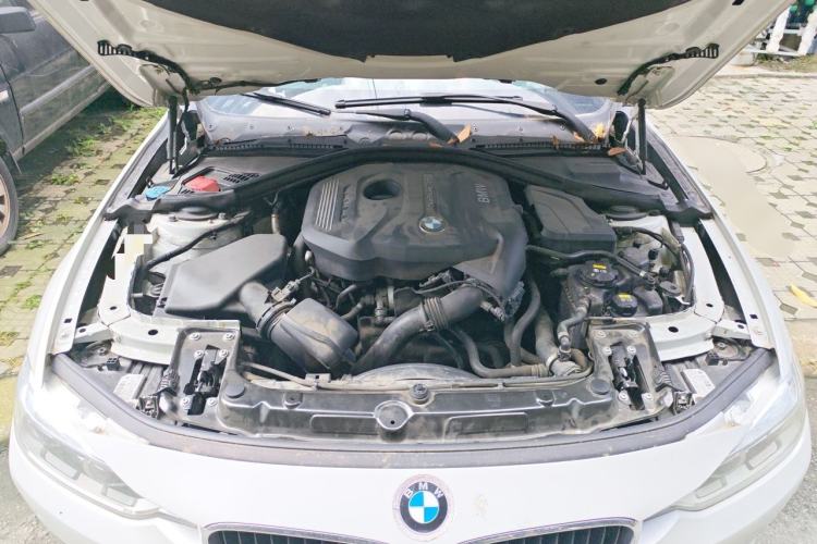 Used BMW 3 Series 2017 320Li Fashion Model Engine Bay