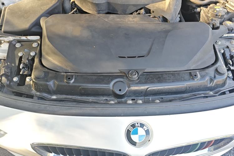 Used BMW 3 Series 2017 320Li Fashion Model Engine Bay