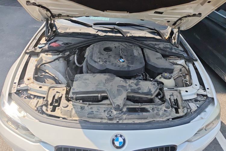 Used BMW 3 Series 2017 318Li Fashion Model Engine Bay