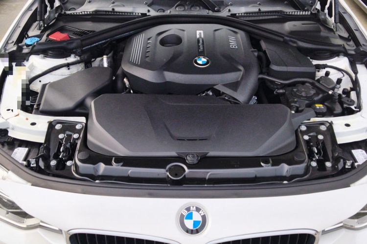 Used BMW 3 Series 2017 320Li Fashion Model Engine Bay