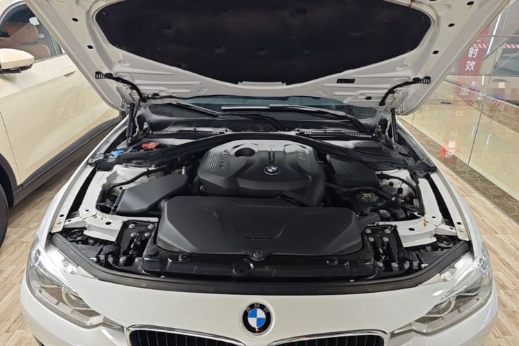 Used BMW 3 Series 2017 320Li Fashion Model Engine Bay