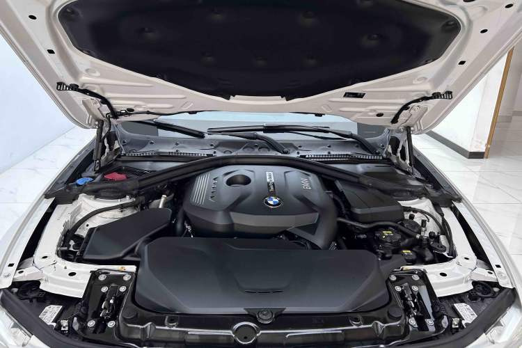 Used BMW 3 Series 2017 320Li Fashion Model Engine Bay
