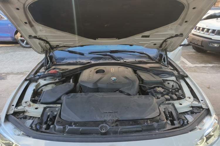 Used BMW 3 Series 2017 320i M Sport Engine Bay