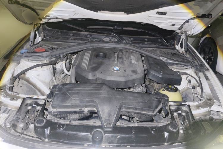 Used BMW 3 Series 2017 318Li Fashion Model Engine Bay