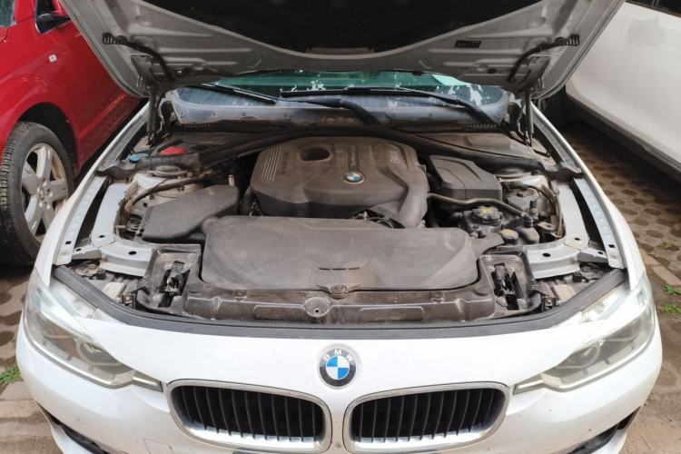 Used BMW 3 Series 2017 320Li Fashion Model Engine Bay