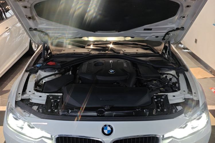 Used BMW 3 Series 2017 320Li Fashion Model Engine Bay