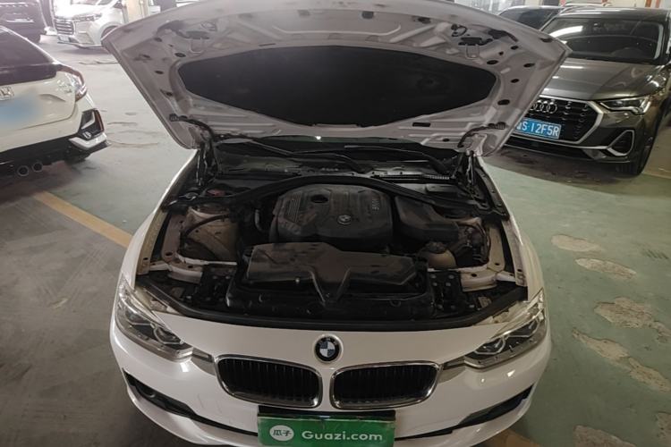 Used BMW 3 Series 2017 318Li Fashion Model Engine Bay