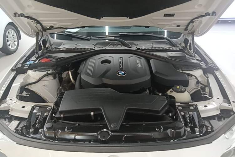 Used BMW 3 Series 2017 318Li Fashion Model Engine Bay