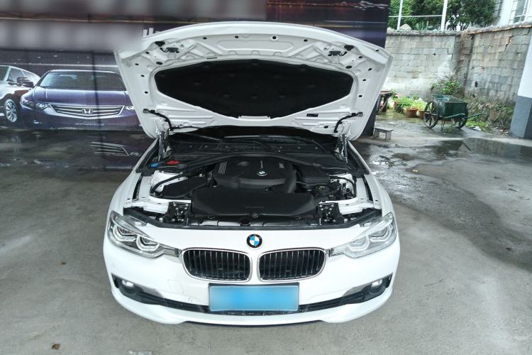 Used BMW 3 Series 2017 320Li xDrive Fashion Model Engine Bay