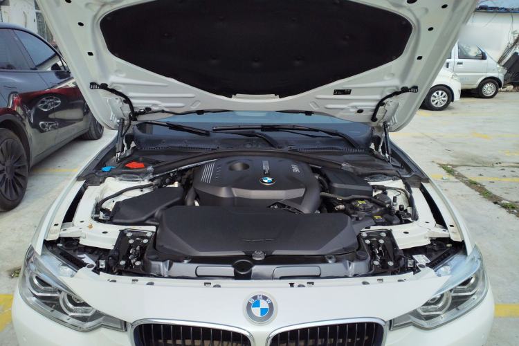 Used BMW 3 Series 2017 320Li Fashion Model Engine Bay