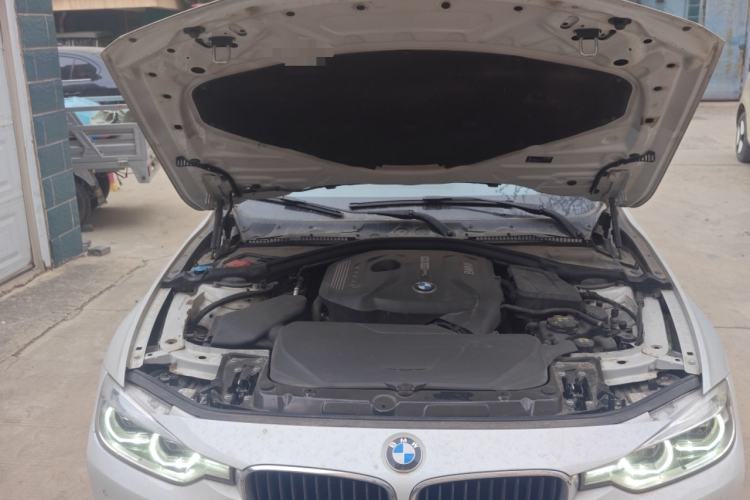 Used BMW 3 Series 2017 320Li Fashion Model Engine Bay