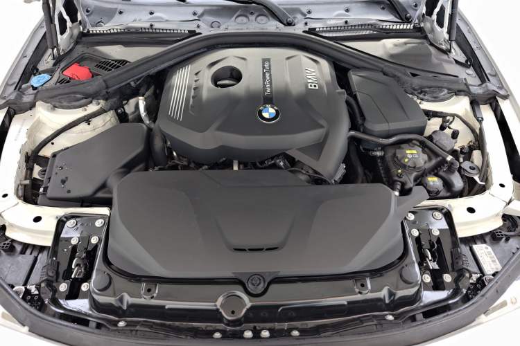 Used BMW 3 Series 2017 320i M Sport Engine Bay