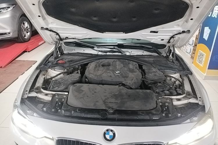 Used BMW 3 Series 2017 320Li Fashion Model Engine Bay
