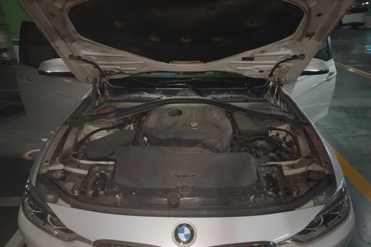 Used BMW 3 Series 2017 320Li xDrive Fashion Model Engine Bay