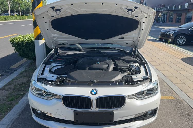 Used BMW 3 Series 2017 320Li Fashion Model Engine Bay