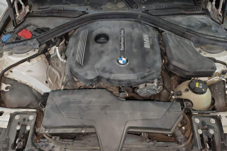 Used BMW 3 Series 2017 318Li Fashion Model Engine Bay