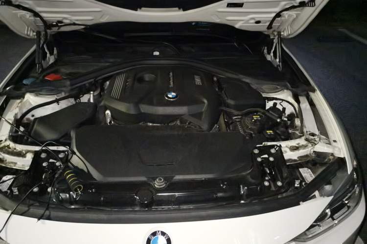 Used BMW 3 Series 2017 320i M Sport Engine Bay