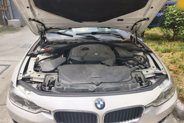 Used BMW 3 Series 2017 320Li Fashion Model Engine Bay