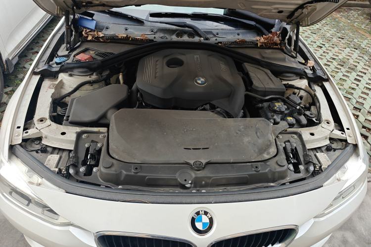Used BMW 3 Series 2017 320Li Fashion Model Engine Bay