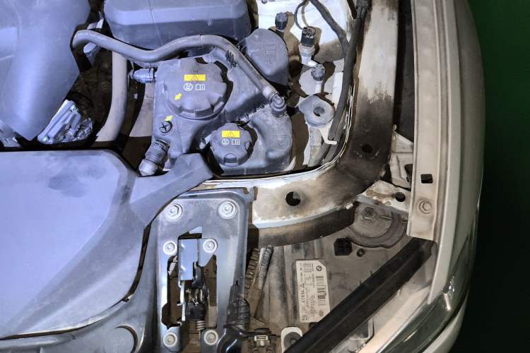 Used BMW 3 Series 2017 320Li Fashion Model Engine Bay Left