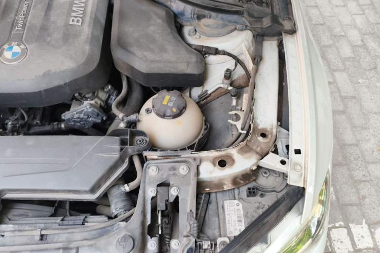Used BMW 3 Series 2017 318Li Fashion Model Engine Bay Left