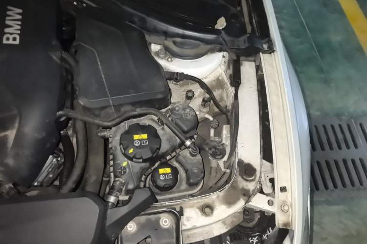 Used BMW 3 Series 2017 320Li Fashion Model Engine Bay Left
