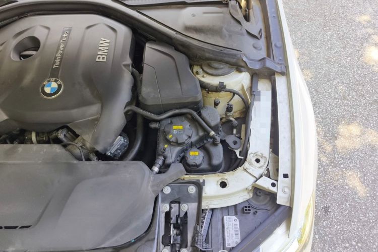 Used BMW 3 Series 2017 320i M Sport Engine Bay Left