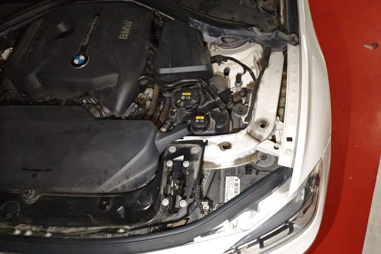 Used BMW 3 Series 2017 330Li M Sport Edition Engine Bay Left